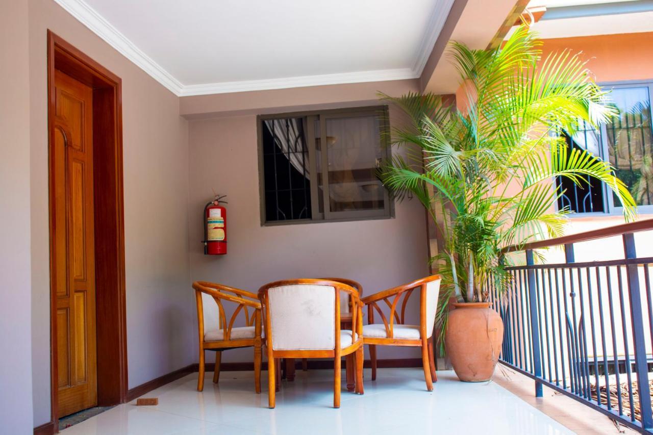 Lush Garden Business Hotel Arusha Extérieur photo